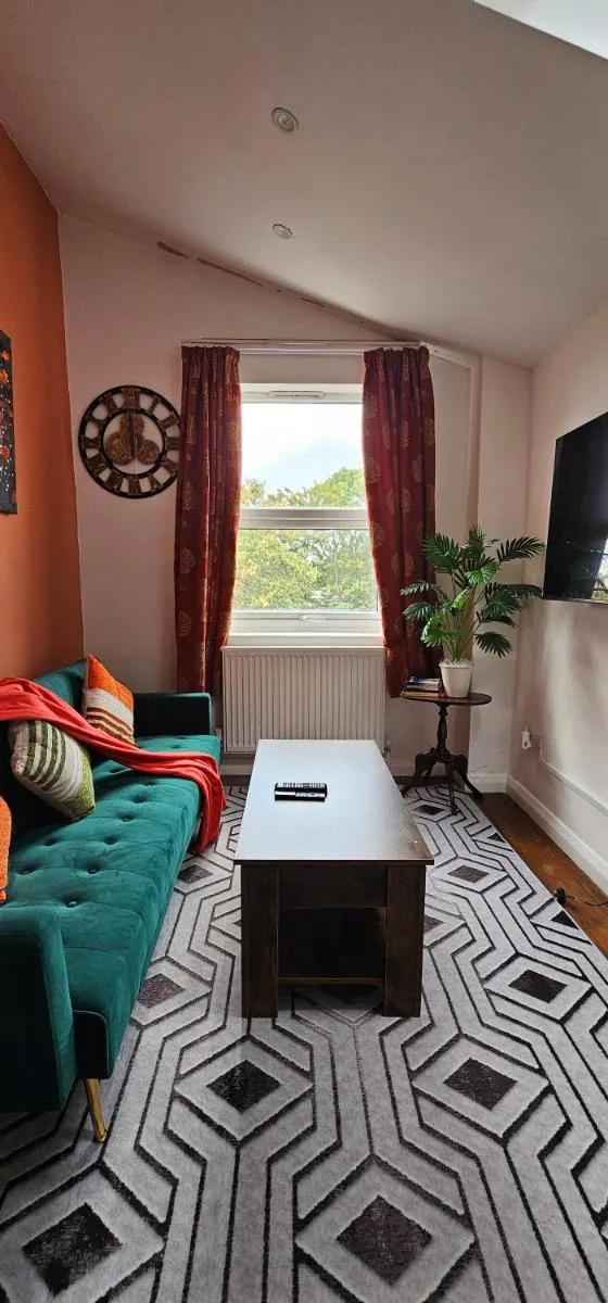 Image 5 of 1-Bed flat near West Norwood station
