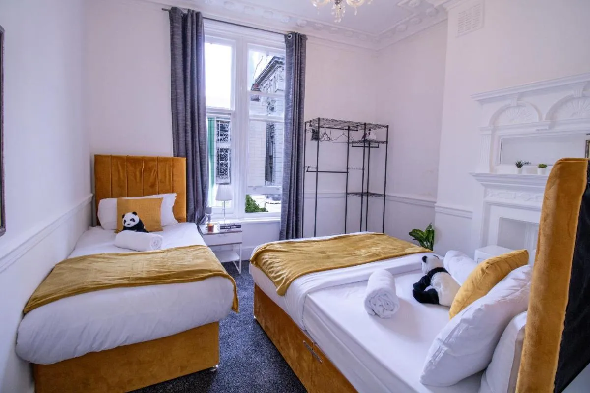Image 5 of 1-Bedroom Flat in London’s Top Shopping District 6GC