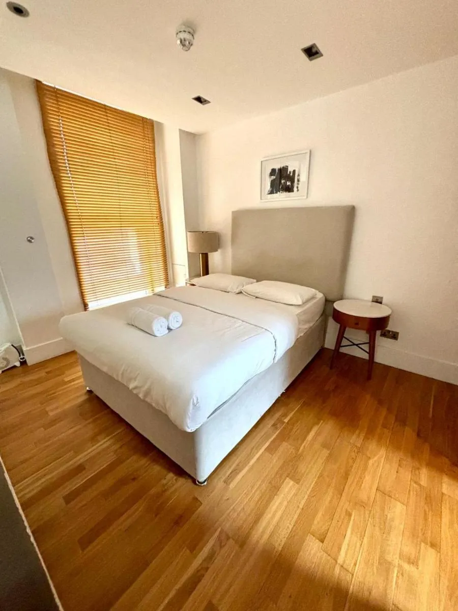 Image 5 of 1 BR in Piccadilly Circus St James Cov1