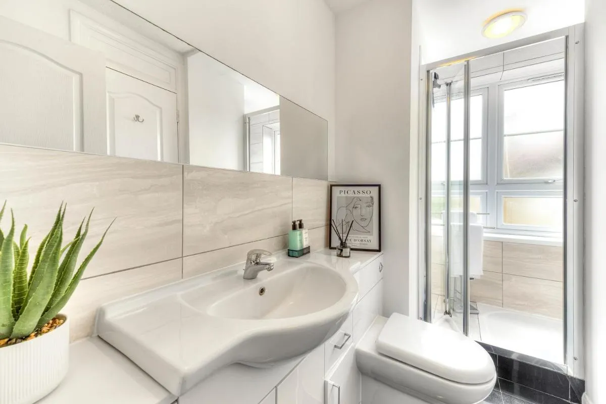 Image 5 of 1 Bed Apartment London ABBA, Excel, & Olympic Stadium