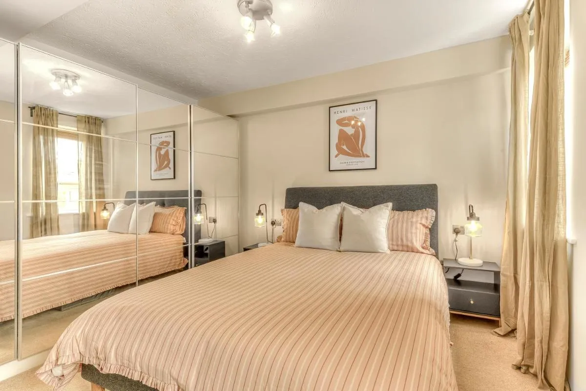 Image 3 of 1 Bed Apartment London ABBA, Excel, & Olympic Stadium
