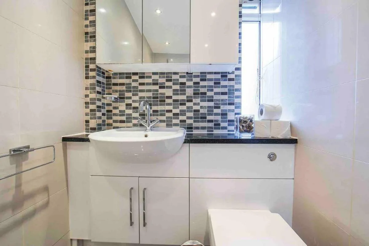 Image 3 of 1 Bed Apartment- Marble Arch 4