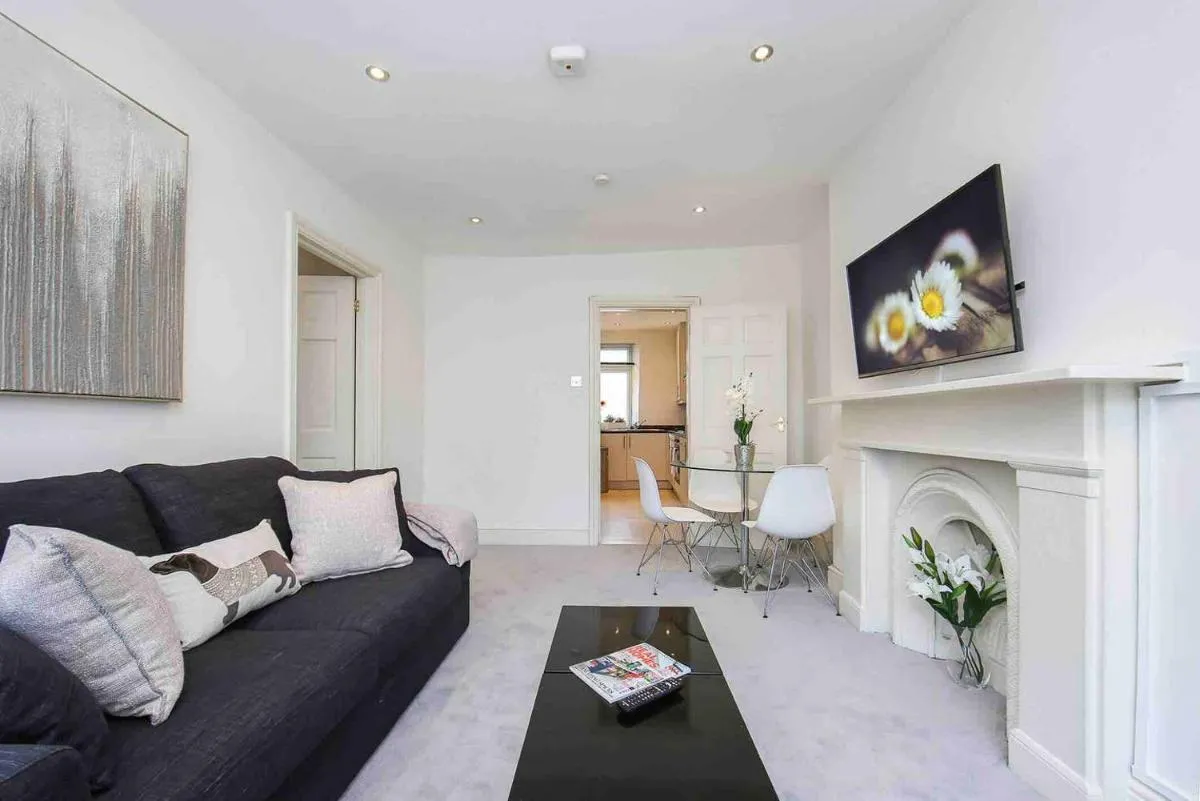 Image 5 of 1 Bed Apartment- Marble Arch 4