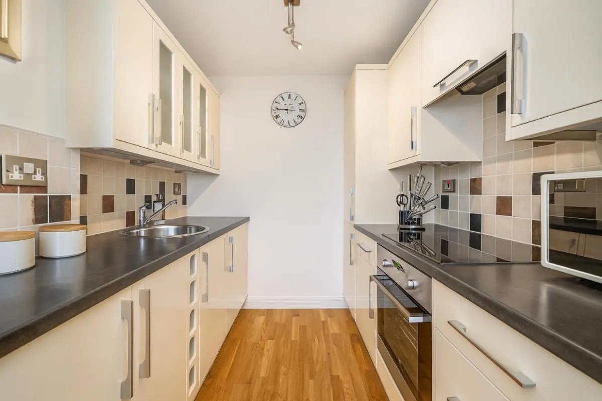 Image 4 of 1 Bed Flat by St Katharine Docks