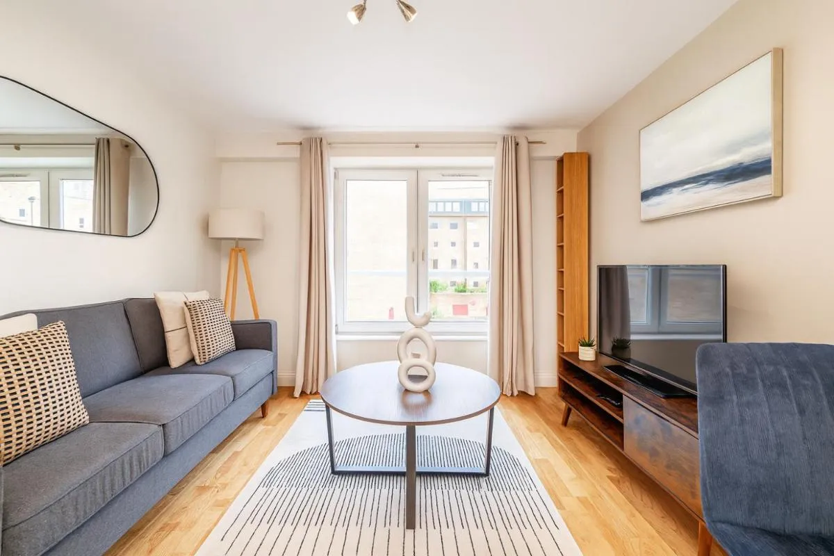 Image 5 of 1 Bed Flat by St Katharine Docks