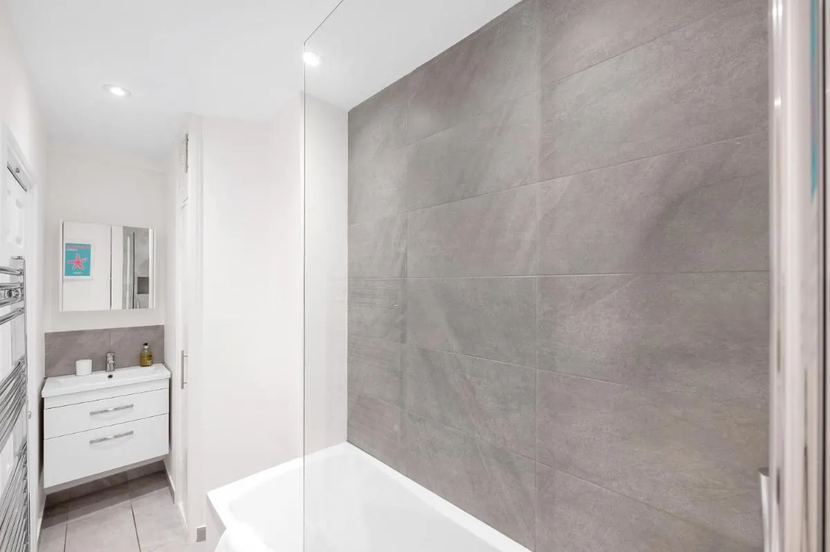 Image 3 of 1 Bed Flat in South Kensington
