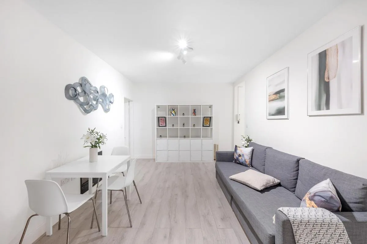 Image 4 of 1 Bed Flat in South Kensington