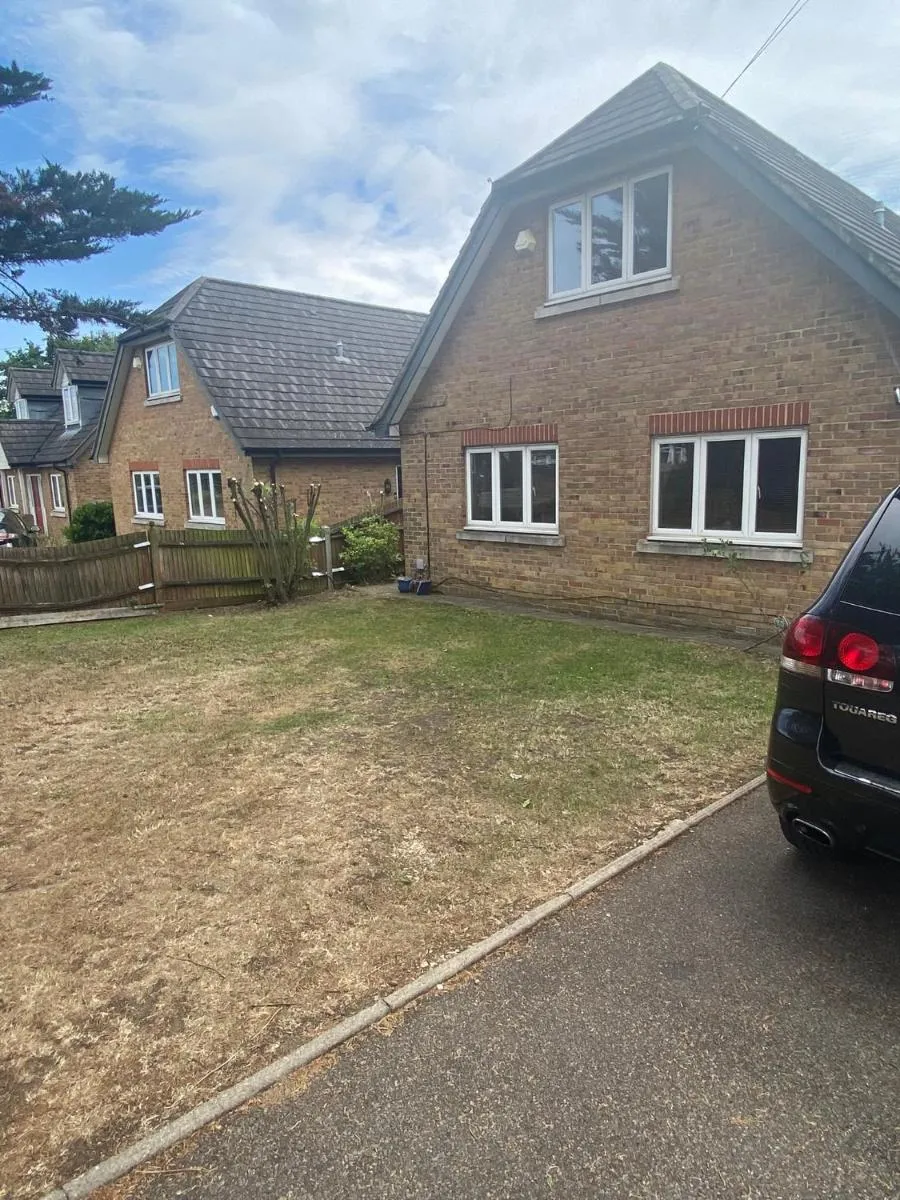 Image 5 of 1 Bed Studio – Sleeps 2 – Smoking – Parking – Wifi