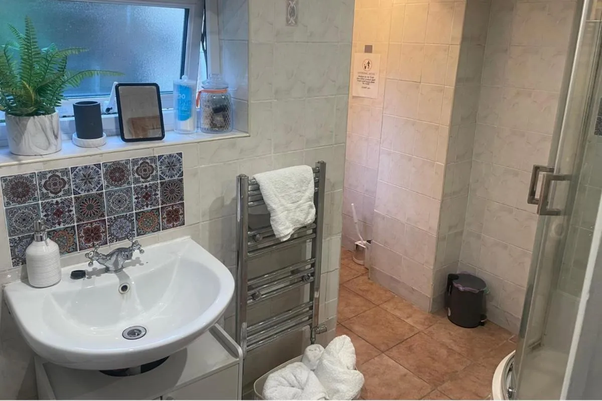 Image 3 of 1 Bed Victorian flat Sleeps 4 – Garden & Patio