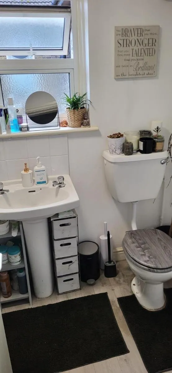 Image 5 of 1 Bedroom Flat 27 Mins to London Victoria