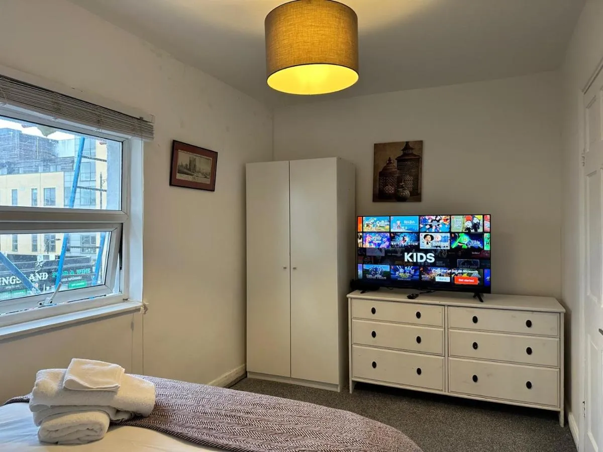 Image 5 of 1 Bedroom Flat by Haggerston Station