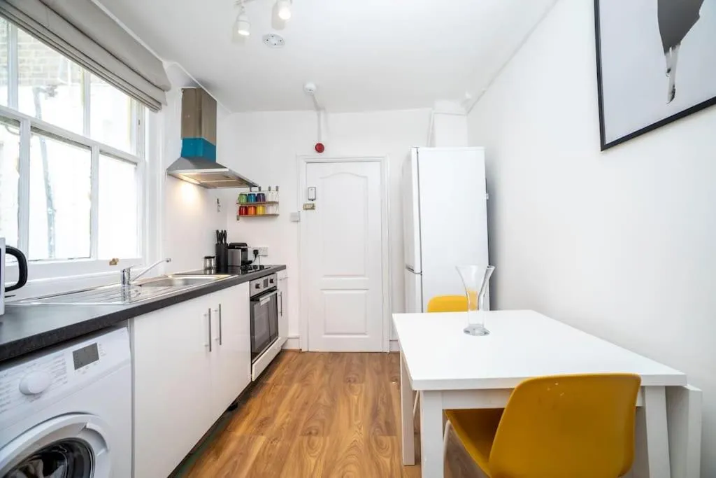 Image 4 of 1 Bedroom Flat in Notting Hill