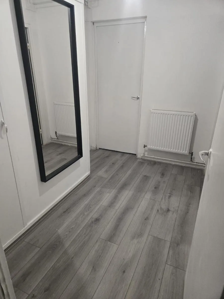 Image 3 of 1 Bedroom Hackney Well Street E9