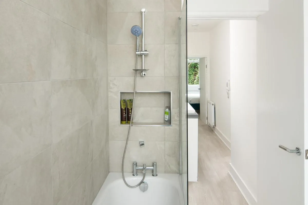 Image 3 of 1 Bedroom flat in Barons Court