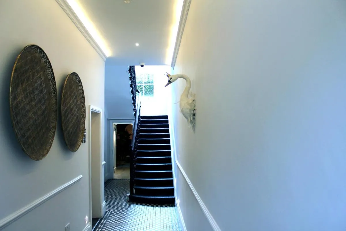 Image 4 of 1 Craven Hill Gardens