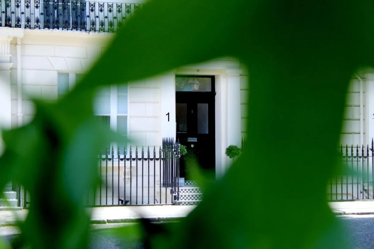 Image 3 of 1 Craven Hill Gardens
