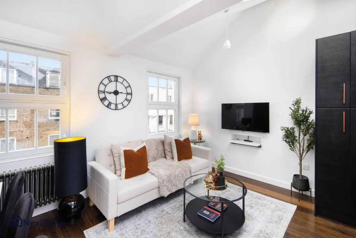 Image 5 of 1 Min Walk to Euston Station, Modern Townhouse