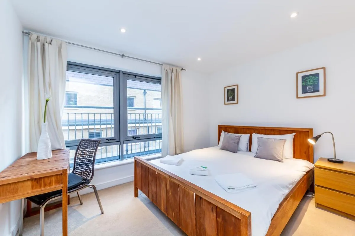 Image 2 of 1 & 2 Executive Apartments next to Liverpool Street FREE WIFI by City Stay Aparts London