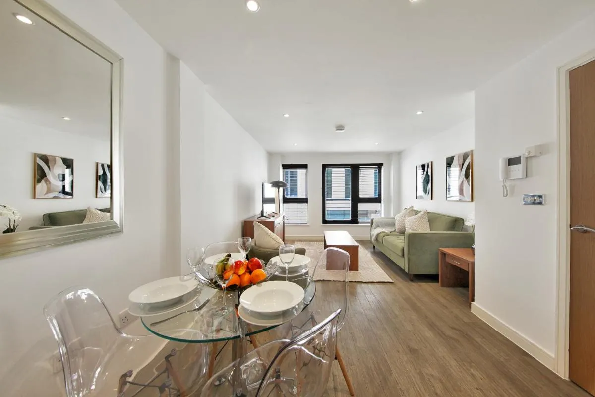 Image 4 of 1 & 2 Executive Apartments next to Liverpool Street FREE WIFI by City Stay Aparts London