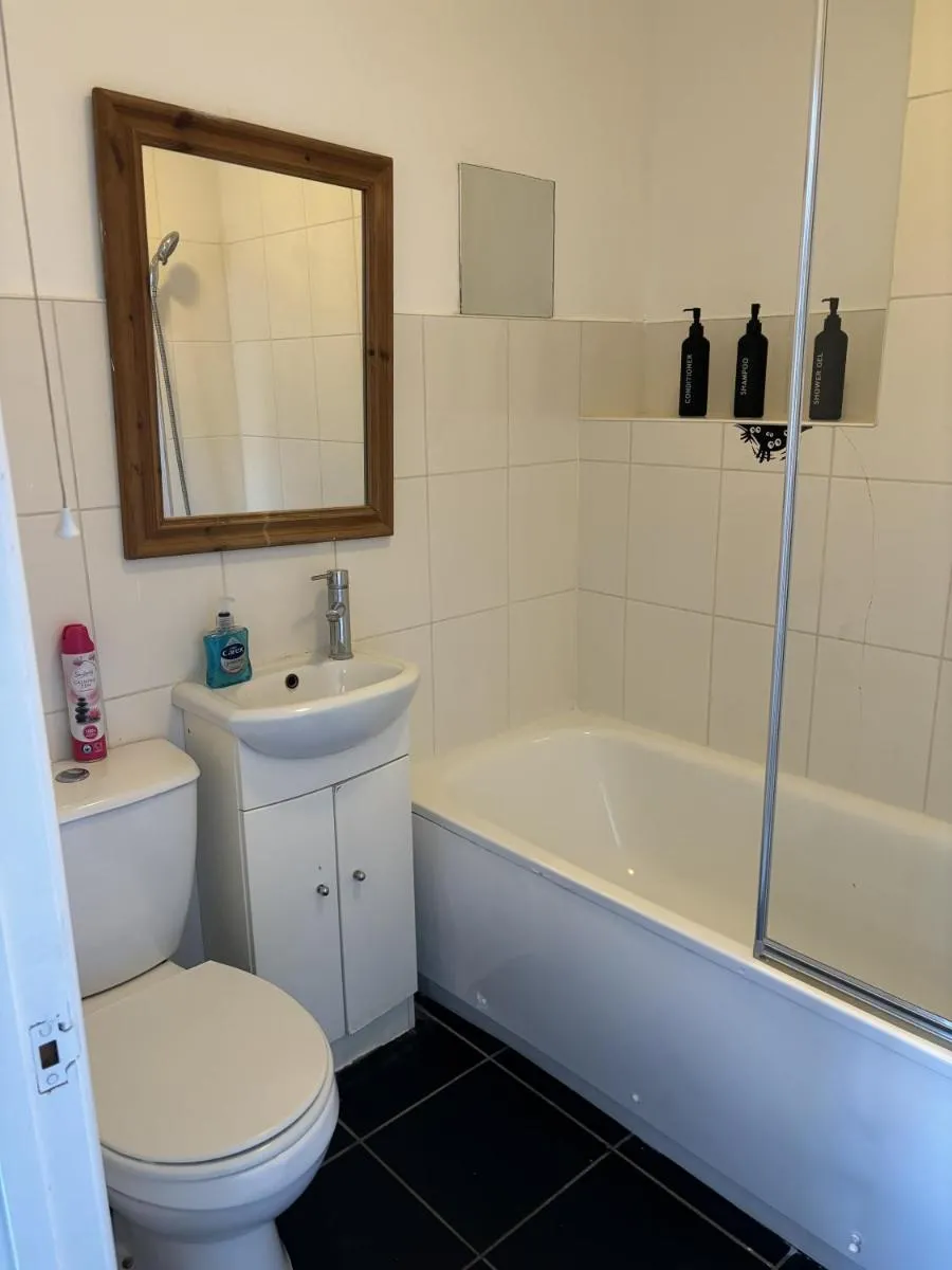 Image 5 of 1 bed flat sleeps 4 close to Wembley Stadium