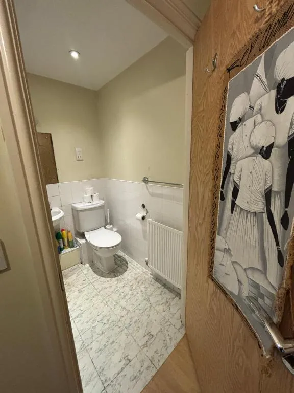 Image 1 of 1 bed flat sleeps 4 close to Wembley Stadium