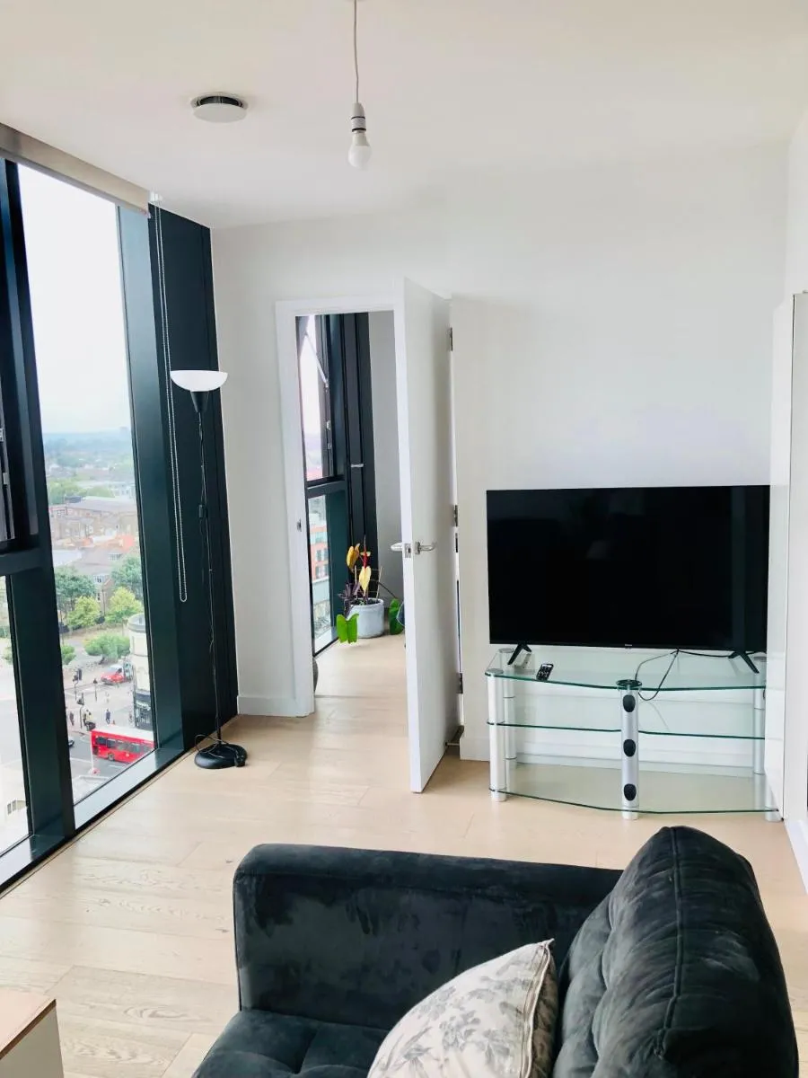Image 5 of 1 bedroom luxury apartment 20 min from centre