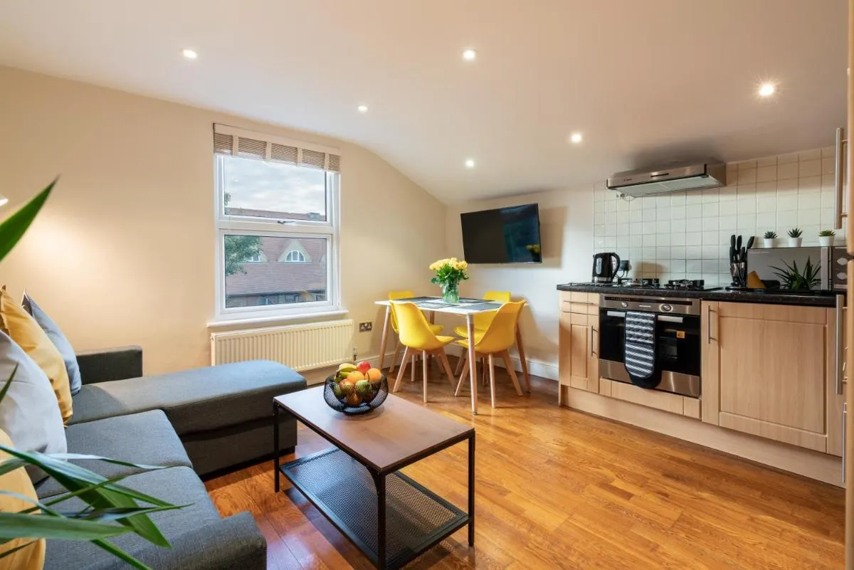 Image 4 of 1bd apt for 2-4. New flooring & furnishings