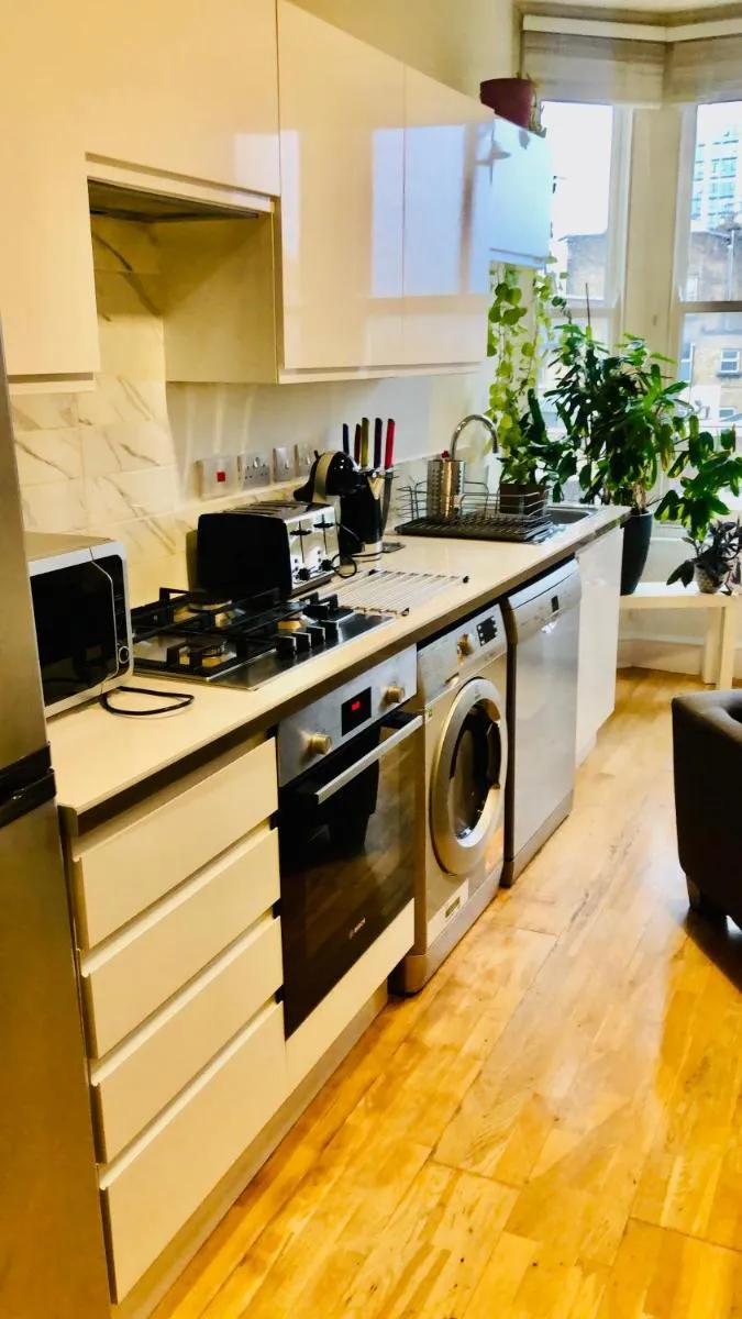 Image 4 of 20 min to central London- 2 bedrooms apartment