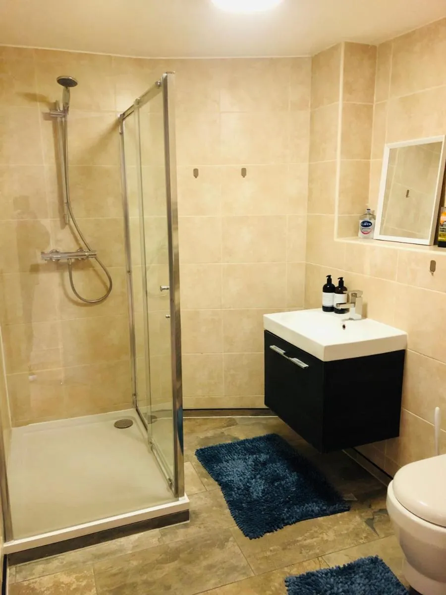Image 4 of 20 minute to central London beautiful apartment