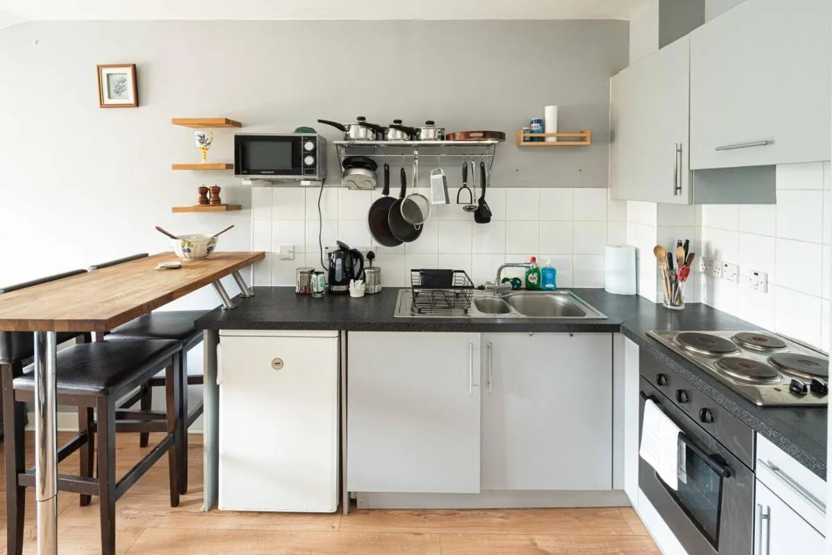 Image 4 of 2BD Flat by Common & Village – Wimbledon, Zone 3