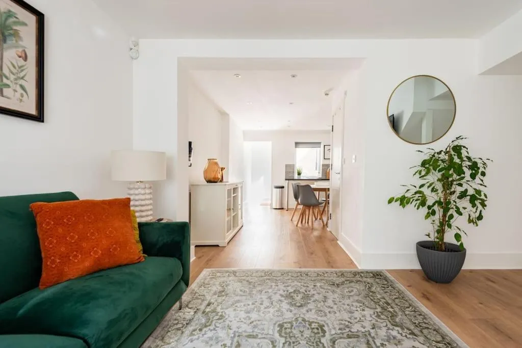 Image 4 of 2BD Mews House, Wanstead