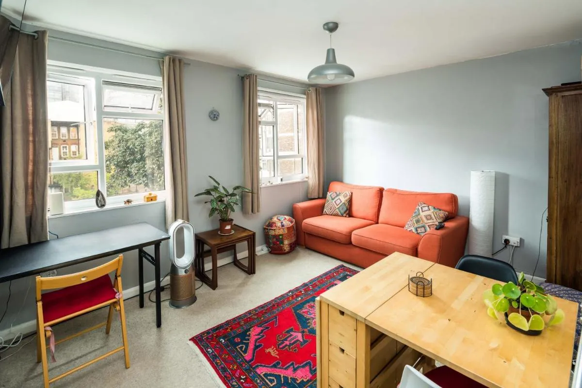 Image 4 of 2BD Stylish Home w/t Grand Piano Central London