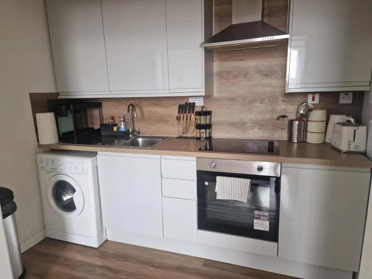 Image 3 of 2BR Apartment Earls Court Prime Location