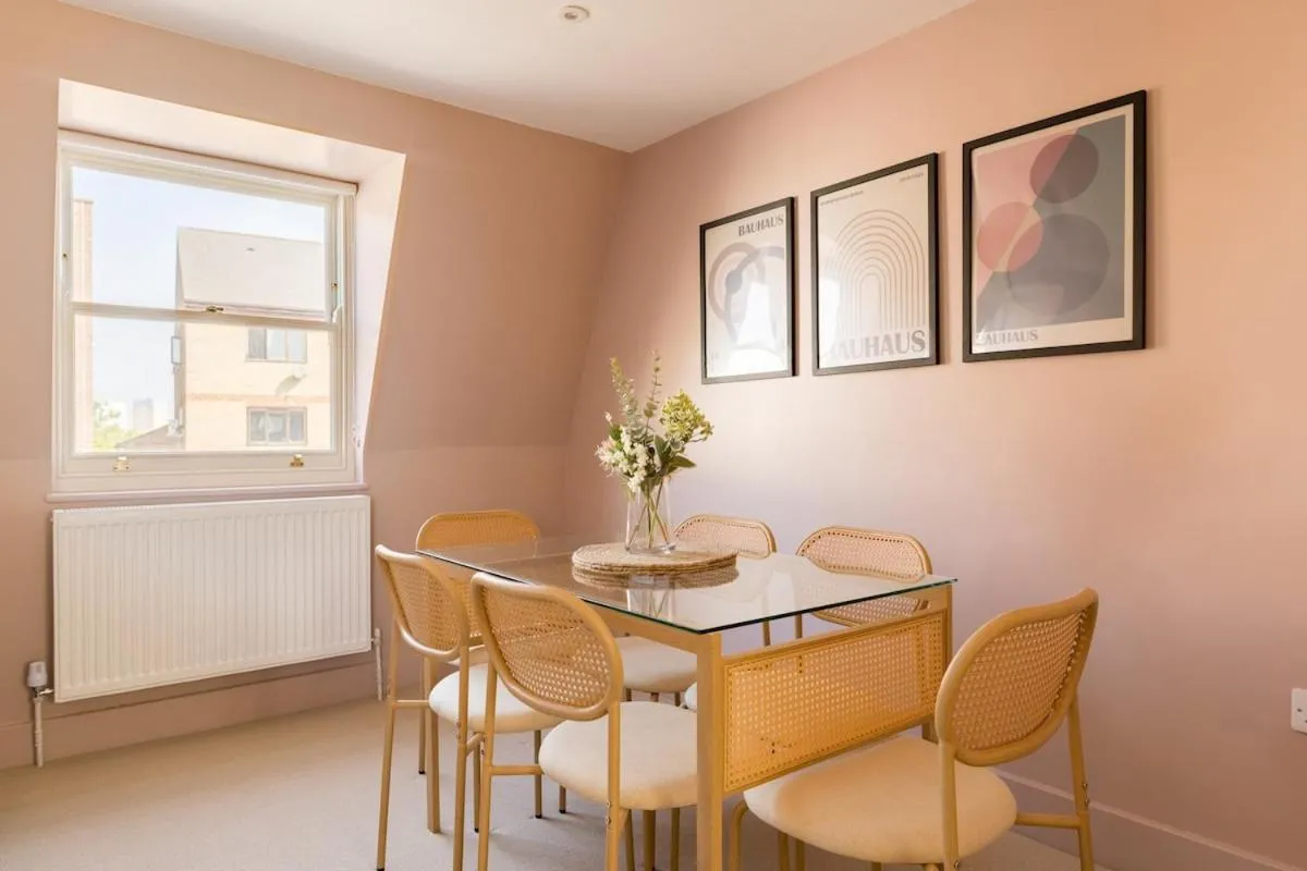 Image 4 of 2BR Flat 10min to London Bridge