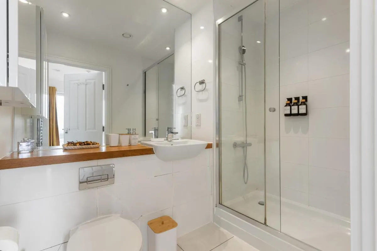 Image 3 of 2BR Flat Close to Wembley Stadium Quick Tube To London