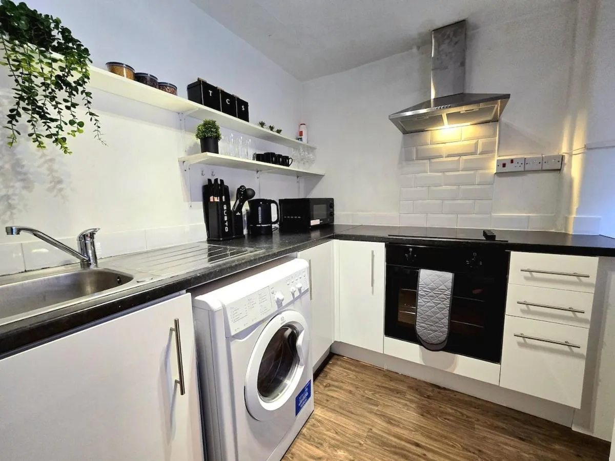 Image 4 of 2BR Gem Stylish & Spacious Kings Cross Flat