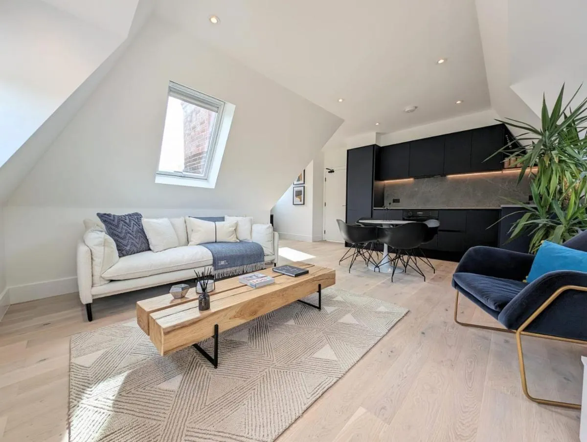 Image 3 of 2BR flat in Greater London with free parking