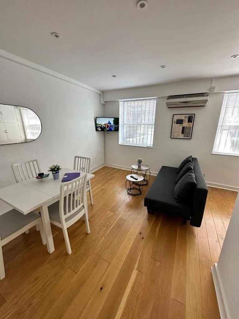 Image 5 of 2B Soho Studios by Indigo Flats Sleeps 4