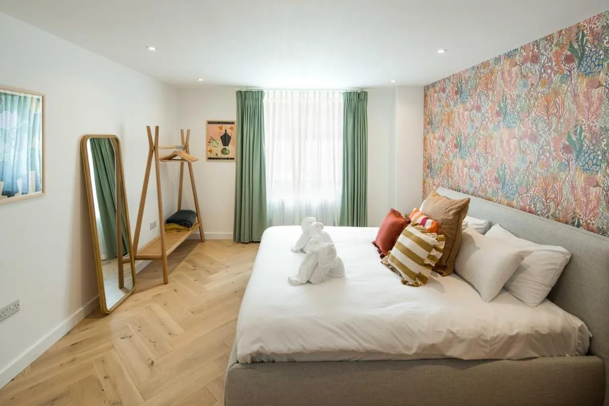 Image 3 of 2Bed 2Bath Stunning Shoreditch Apartment