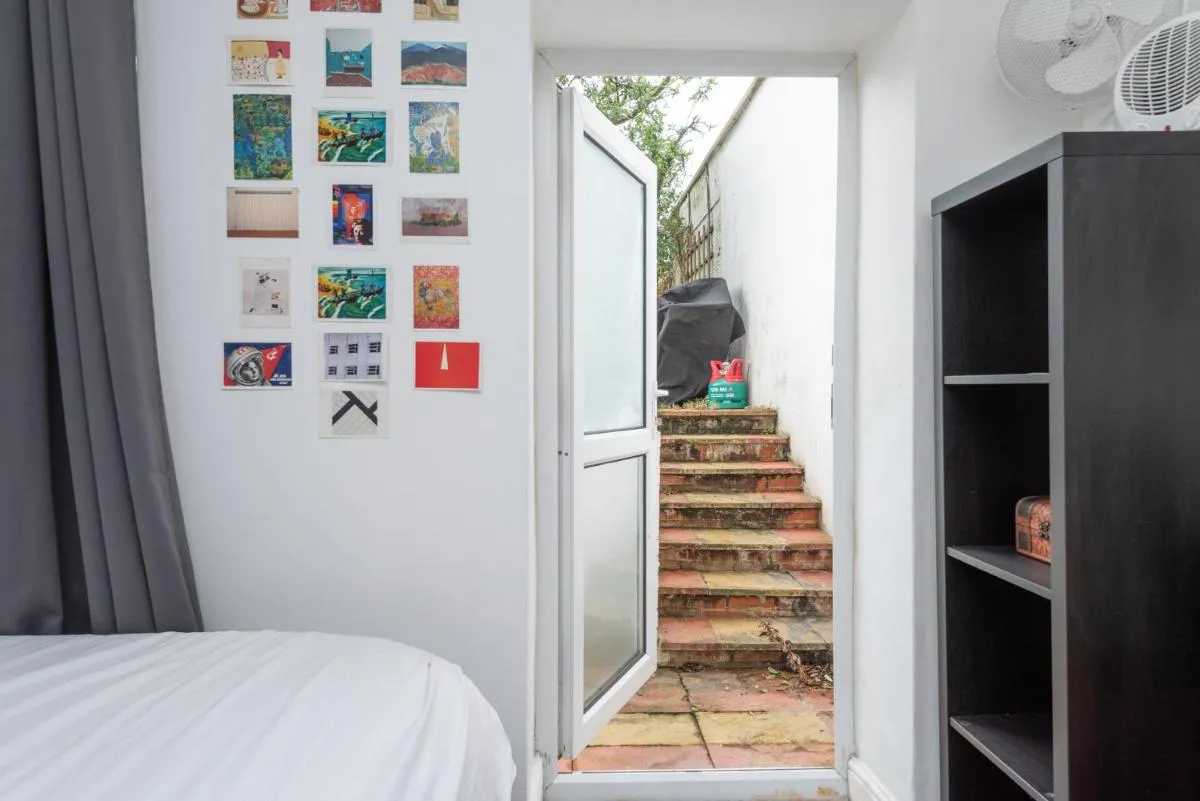 Image 4 of 2-Bed Apartment Steps from Muswell Hill