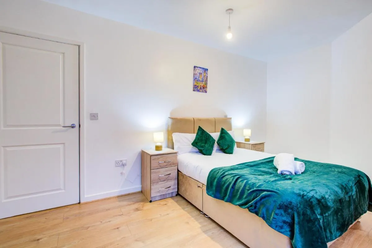 Image 3 of 2-Bed Flat in Canary Wharf Great Location