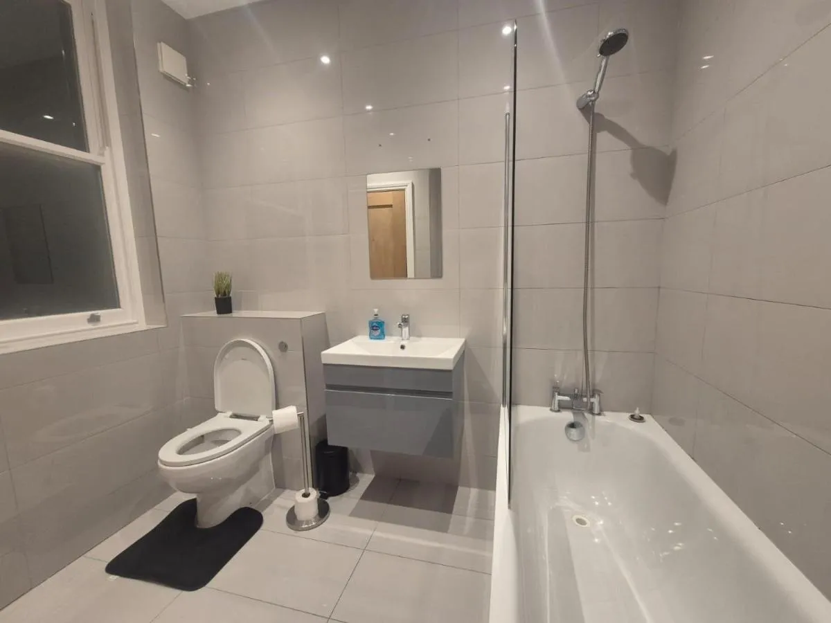 Image 3 of 2Bed Ground Floor Apartment With Private Garden