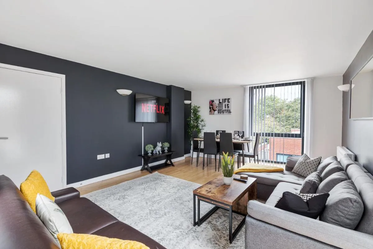 Image 5 of 2Bedroom 2Bathroom Large Modern Apartment with Balcony at King’s Cross