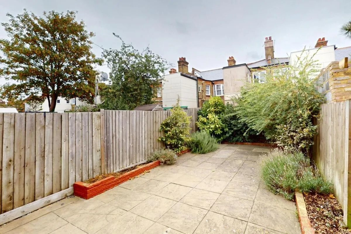 Image 5 of 2Bedroom House Near Wood Green Tube & Bus Stop