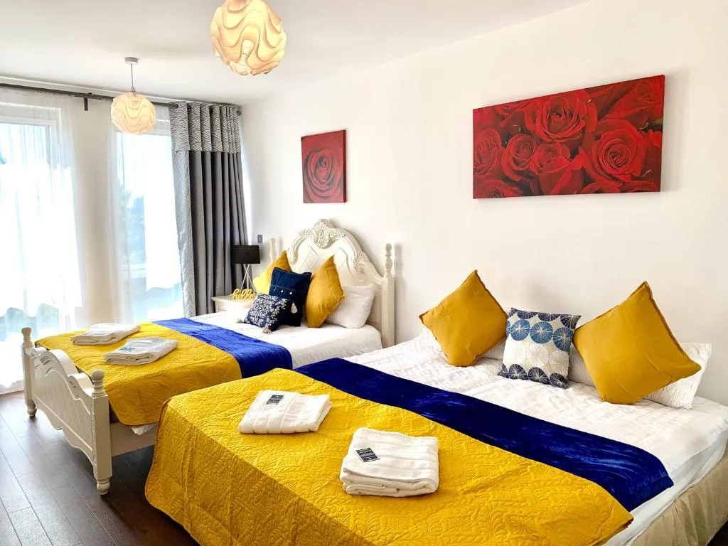 Image 1 of 2-Bedrooms Modern Apartment next to Velodrome, Lounge, Balcony, Parking, ABBA