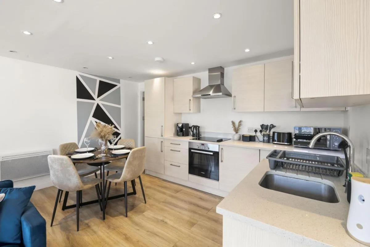 Image 4 of 2 BDR, Wembley Stadium, Parking, Family Friendly