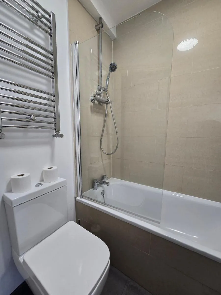 Image 4 of 2 BD Gorgeous Kings Cross Residency
