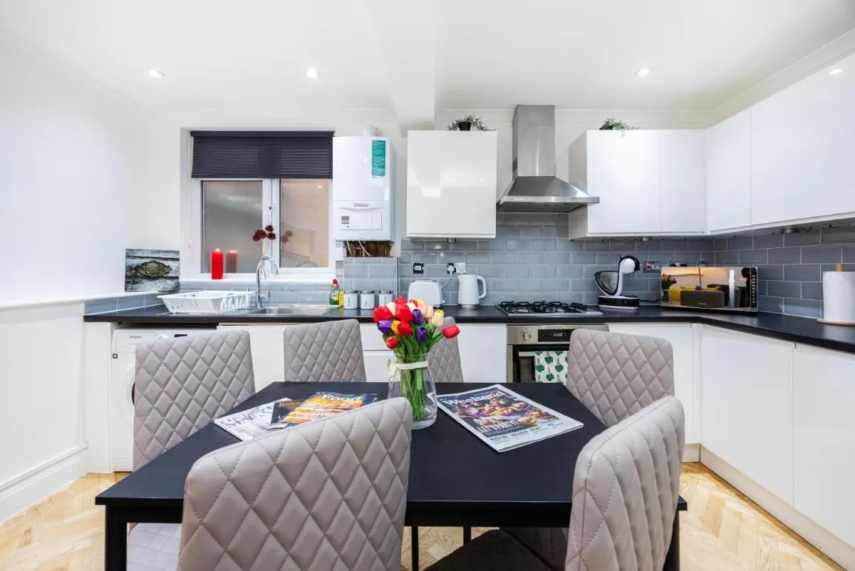 Image 4 of 2 BR Apt By Plotseeker Short Term Rental London