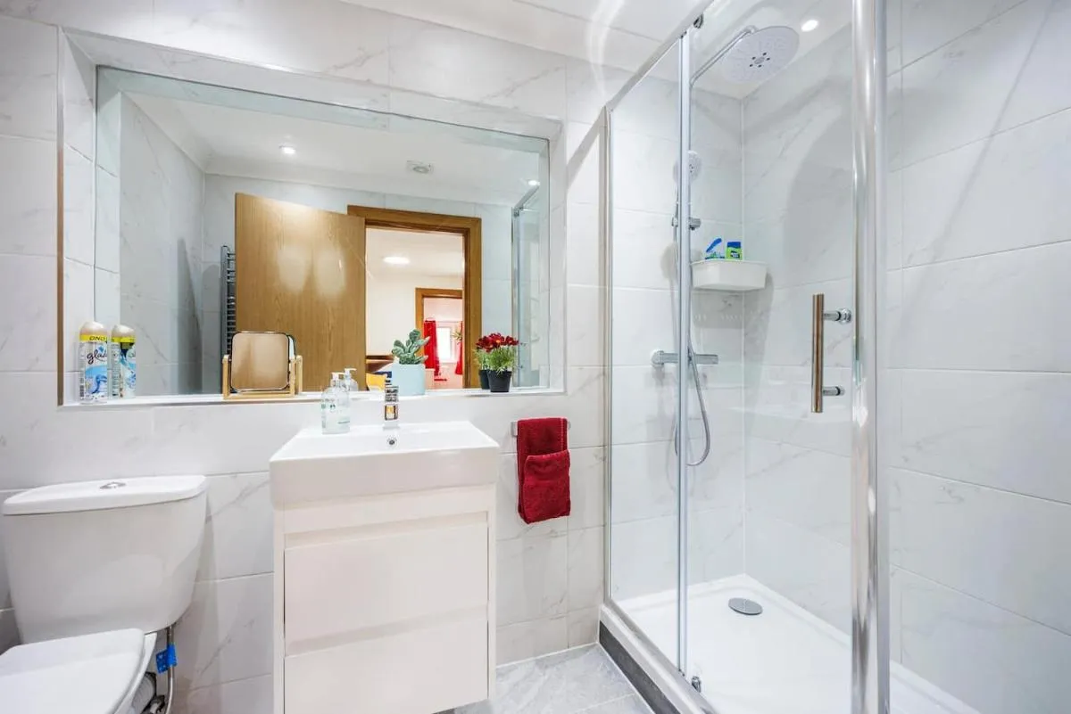 Image 3 of 2 BR Flat At Plotseeker Short Term Rental London