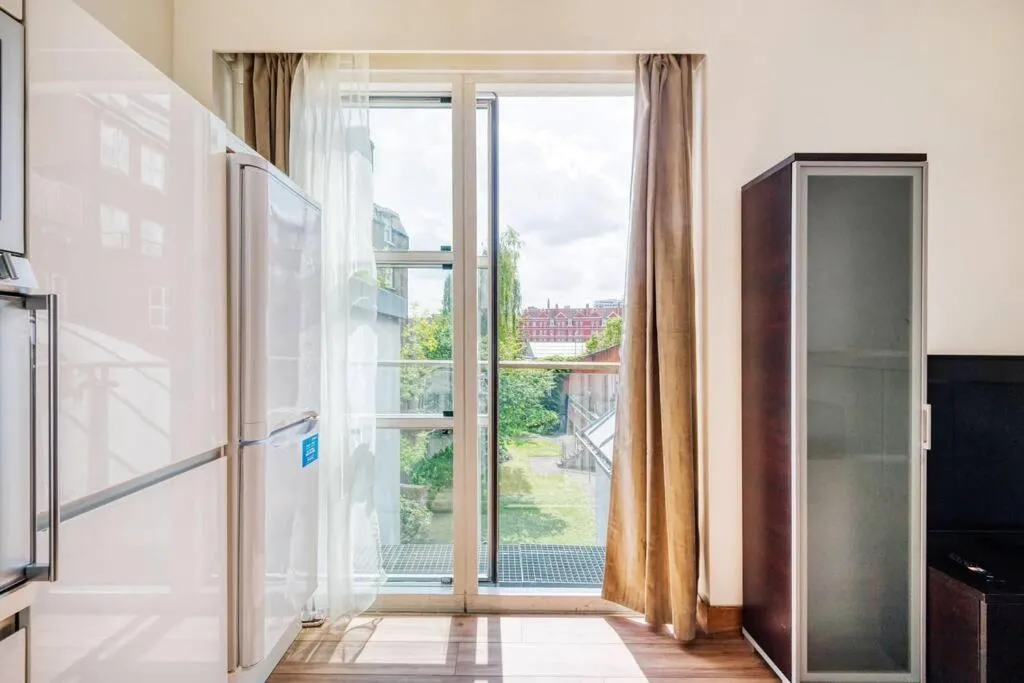 Image 3 of 2 BR Flat Edgware Road